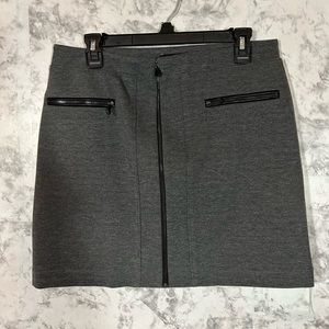 White House Black Market Woman Grey Mini Skirt Front Zip Sz 6 EUC